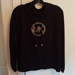 Black pullover hoodie
